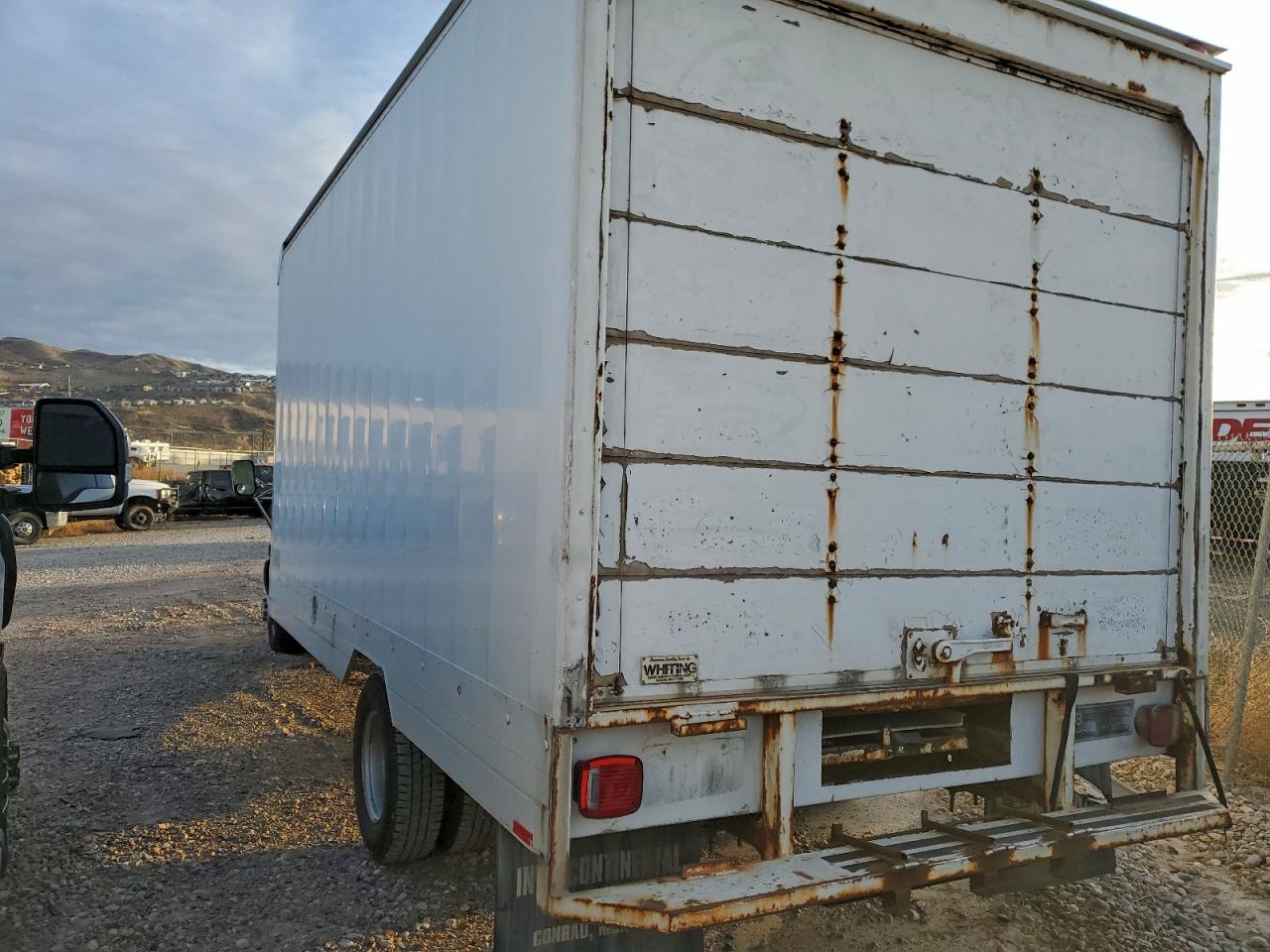 Chevrolet Express Image 3