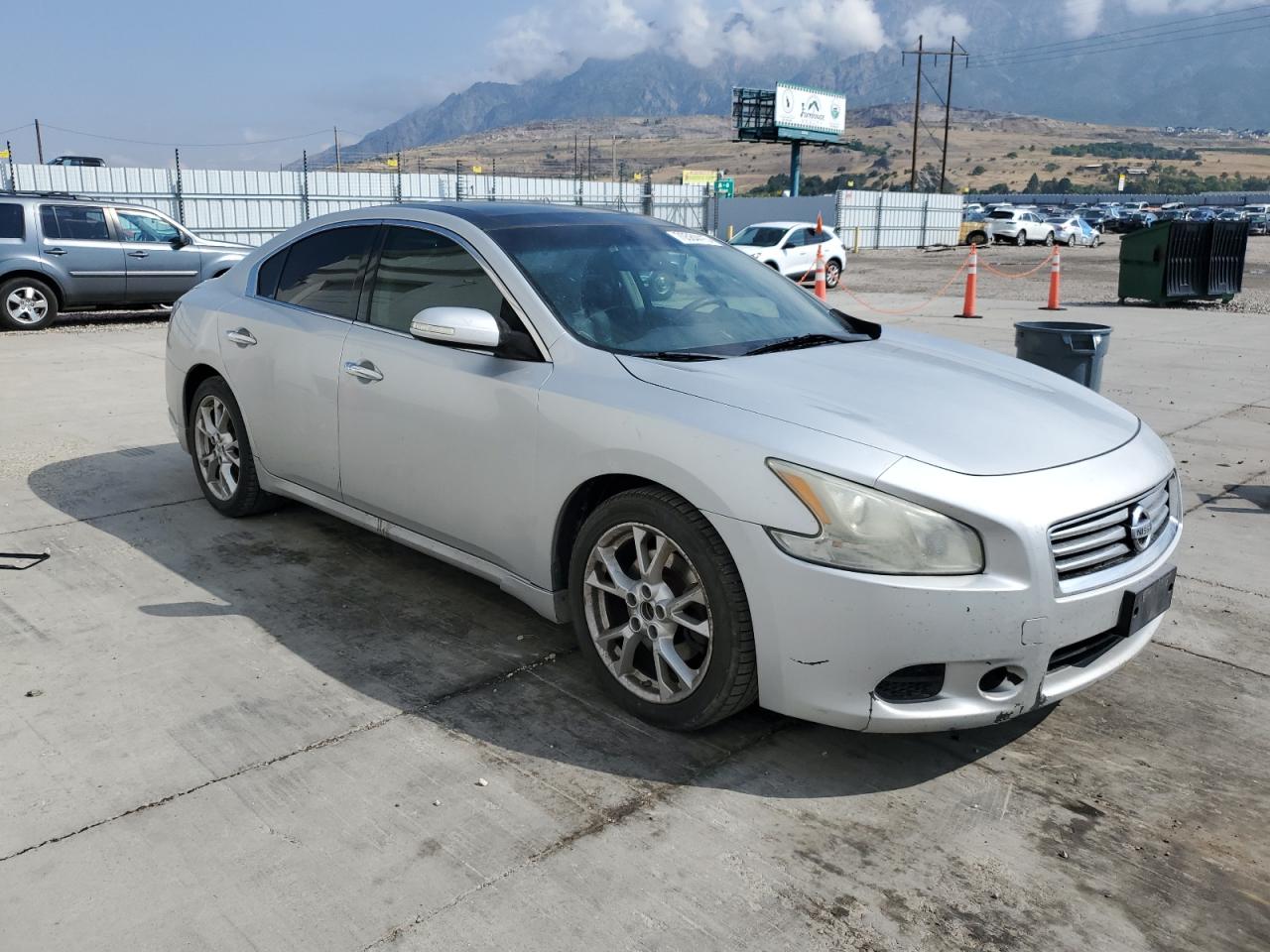 Nissan Maxima S Image 6