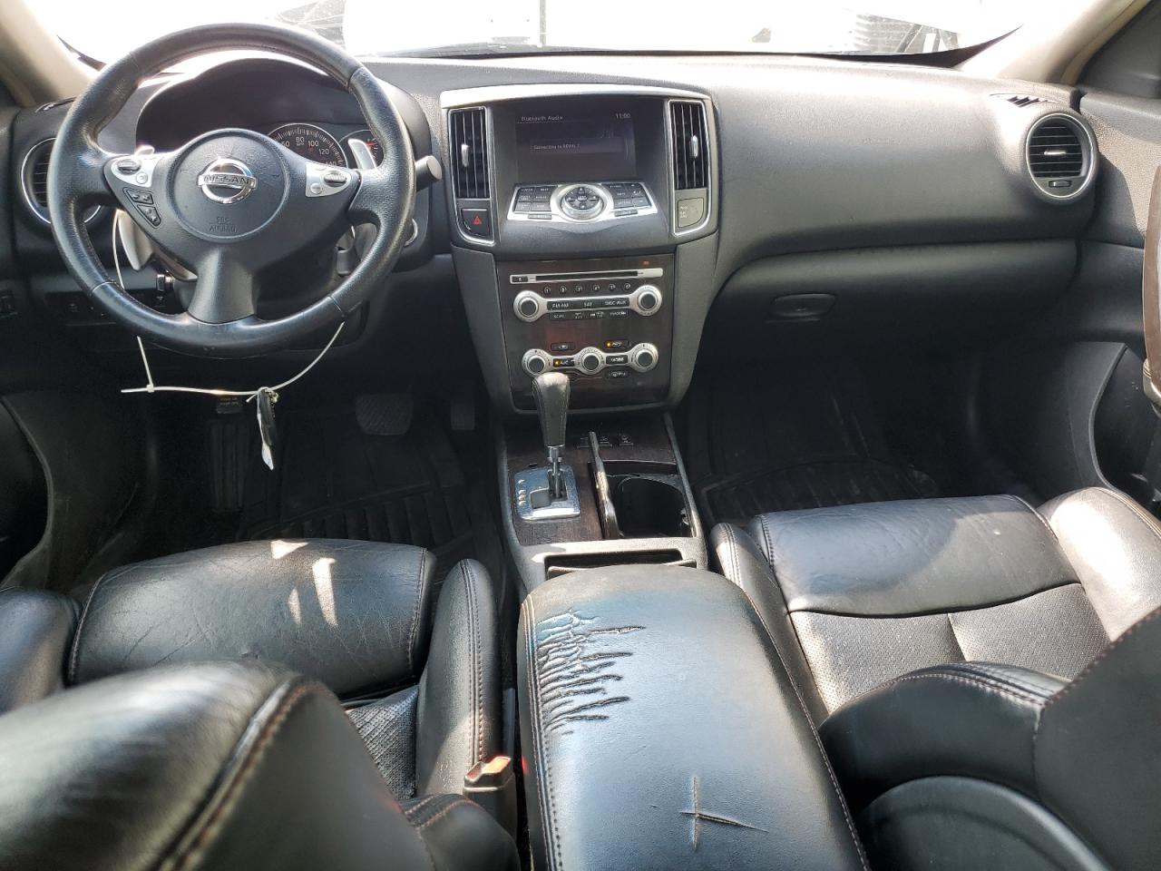 Nissan Maxima S Image 11