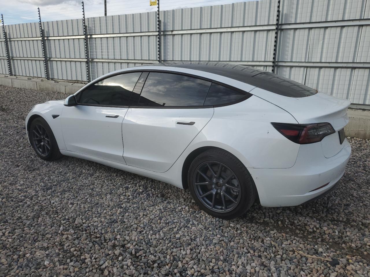 Tesla Model 3 Image 6