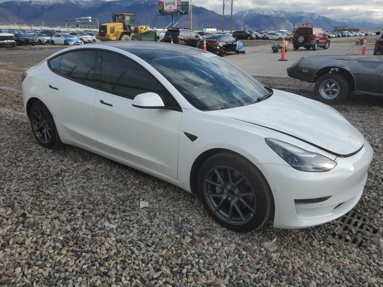 Tesla Model 3 Image 4