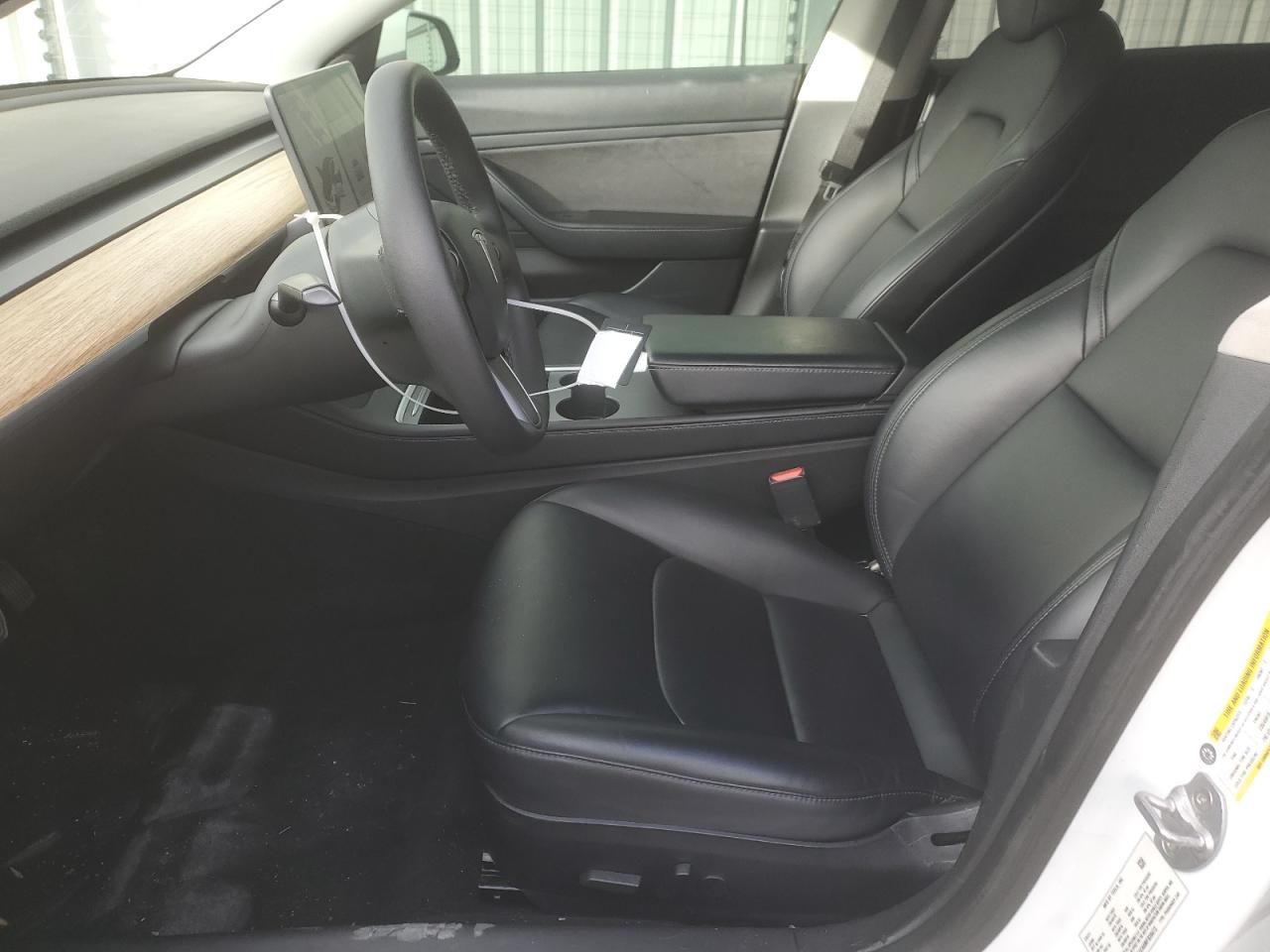 Tesla Model 3 Image 8