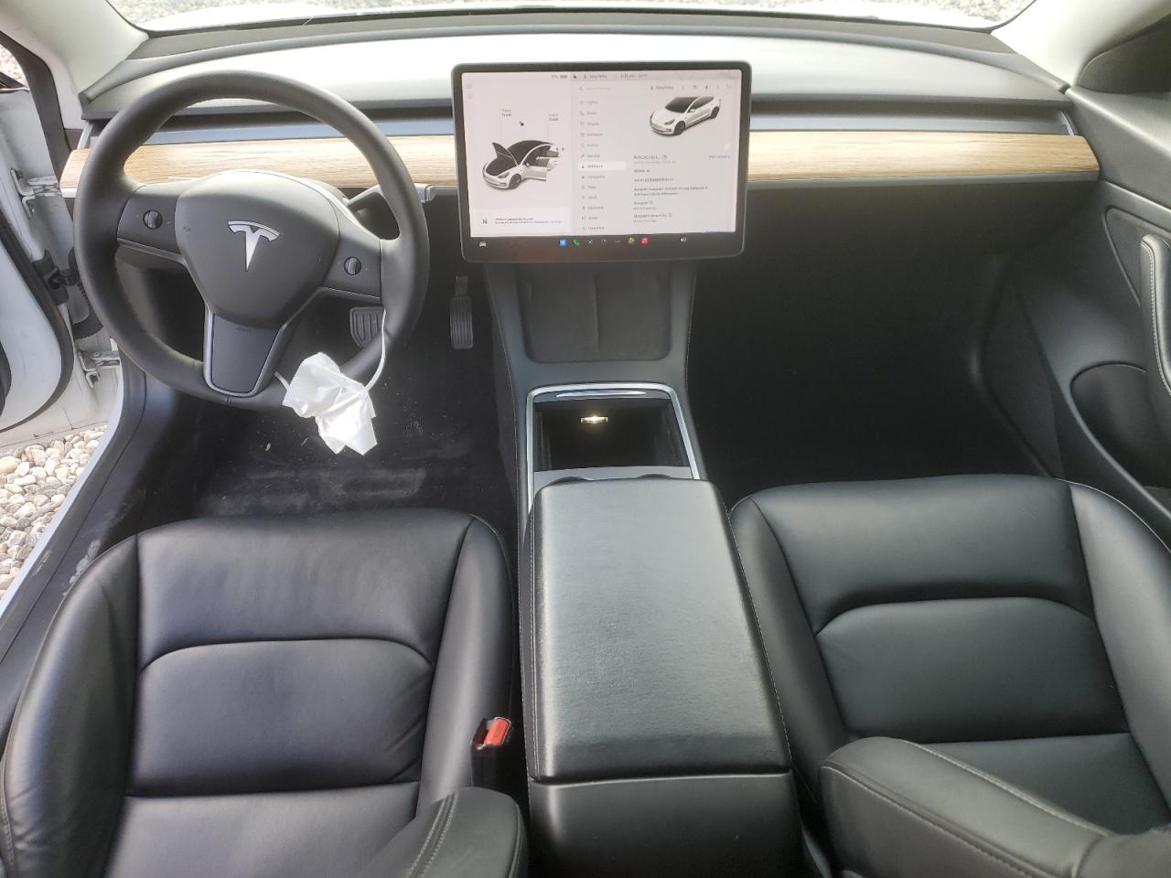 Tesla Model 3 Image 11