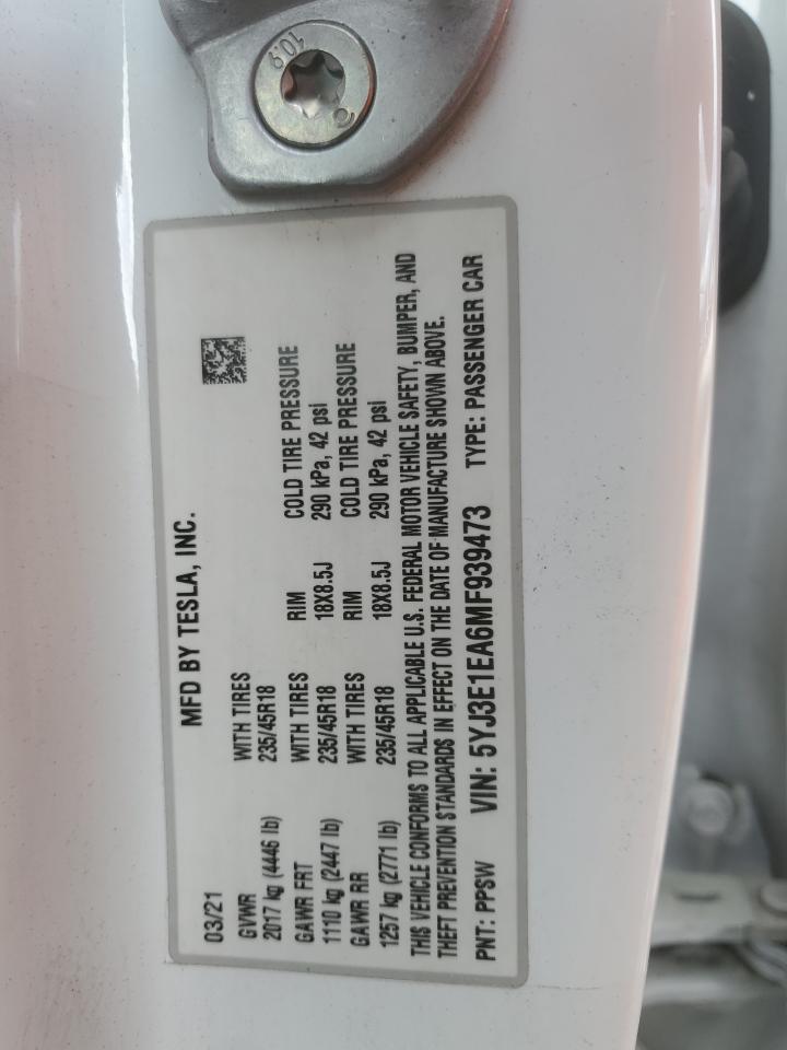 Tesla Model 3 Image 5