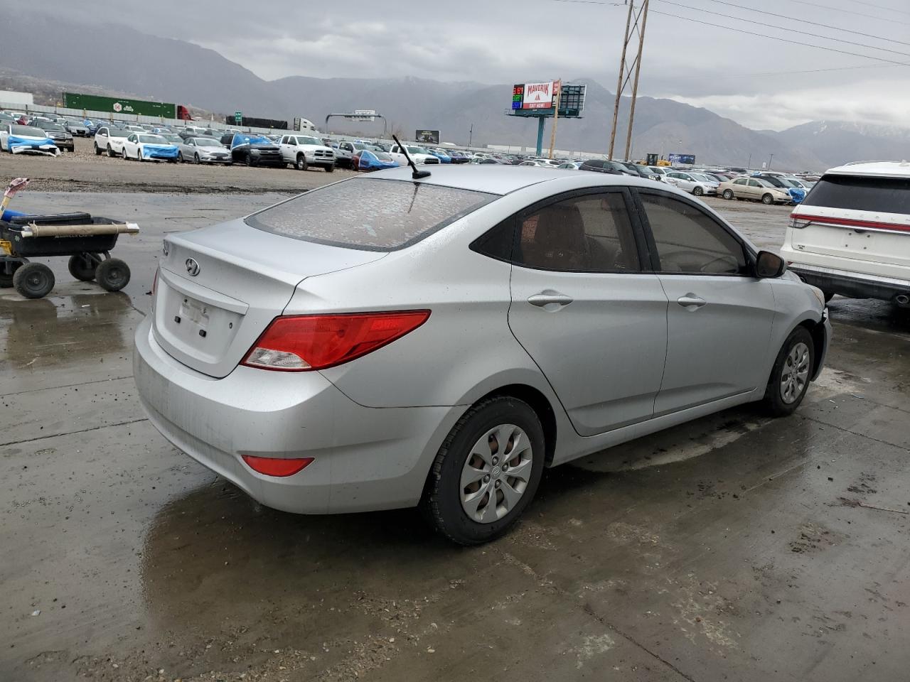 Hyundai ACCENT Gls Image 2