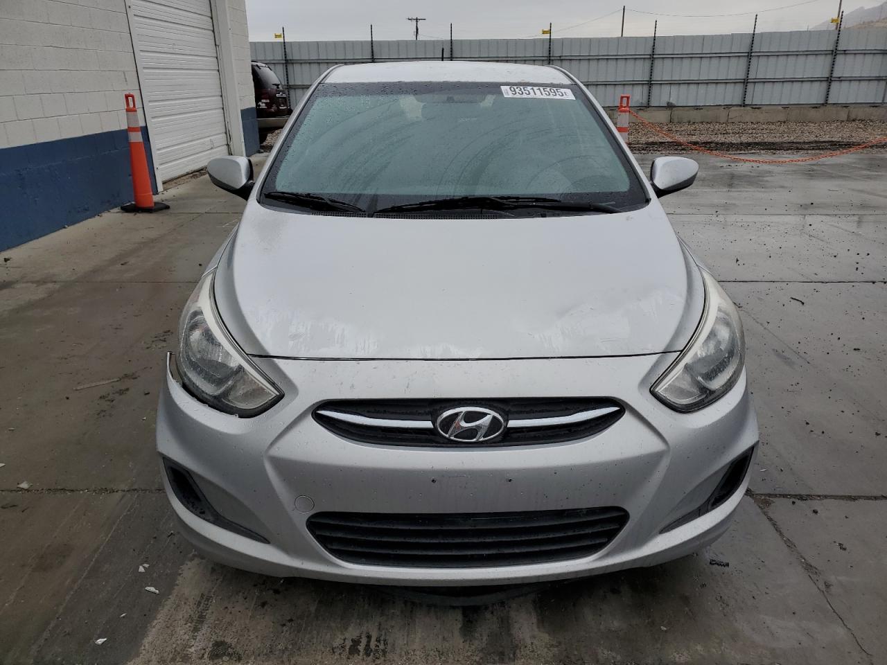 Hyundai ACCENT Gls Image 4