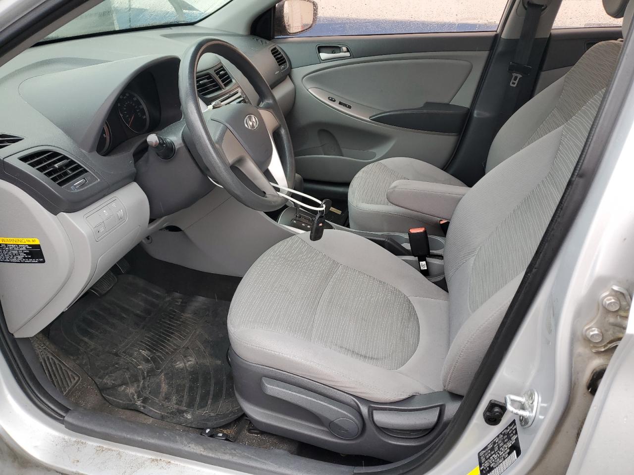 Hyundai ACCENT Gls Image 7