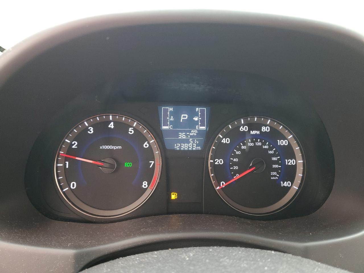 Hyundai ACCENT Gls Image 9