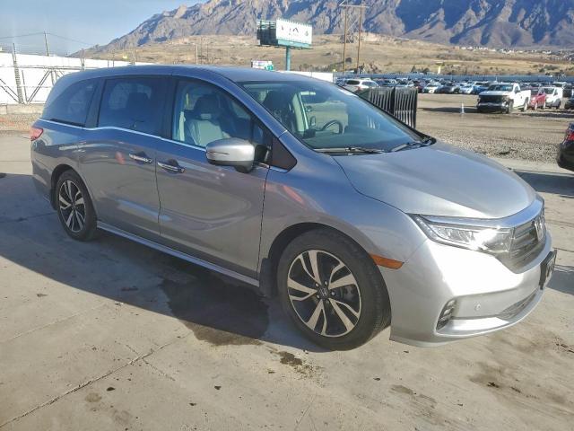 Honda Odyssey Touring Image 9