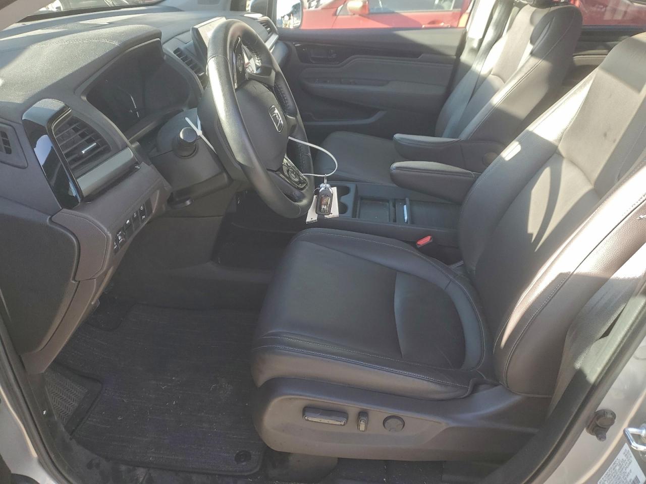 Honda Odyssey Touring Image 10