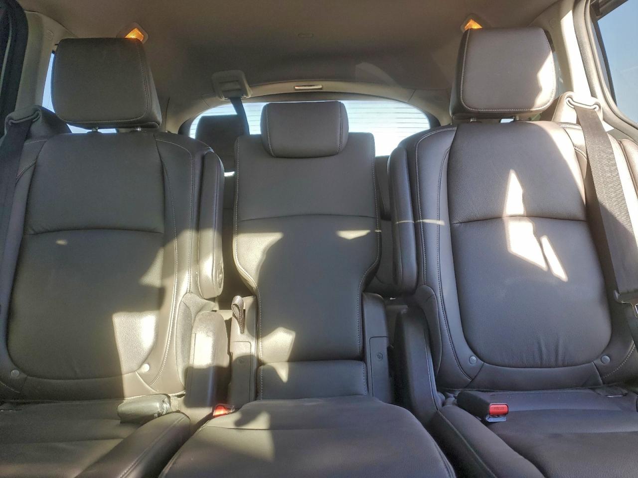 Honda Odyssey Touring Image 4