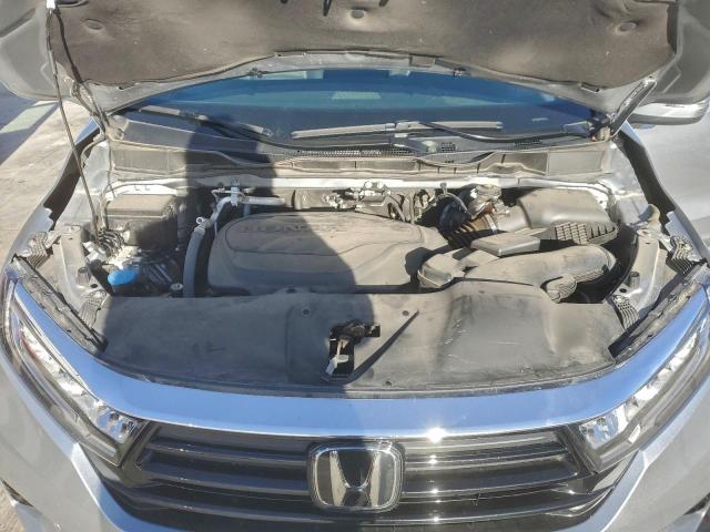 Honda Odyssey Touring Image 11