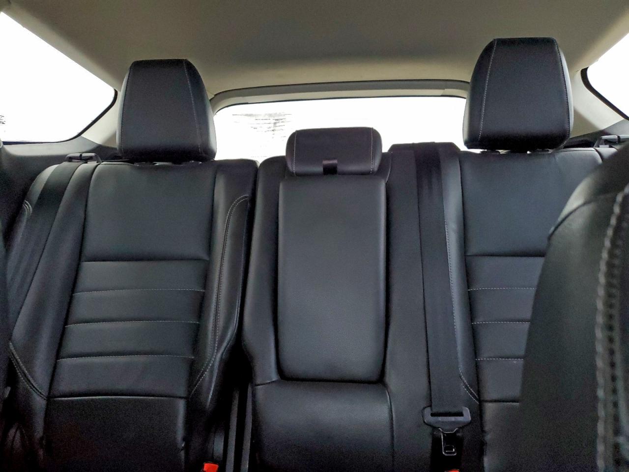 Ford Escape Titanium Image 8