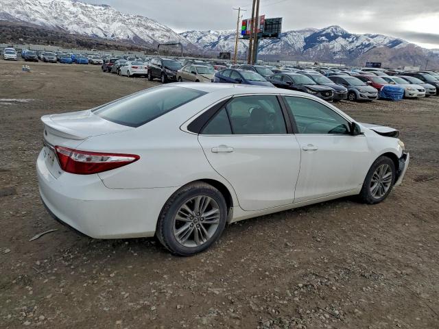 Toyota Camry Le Image 12