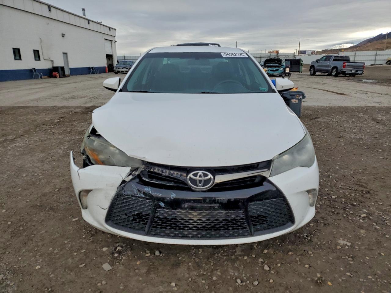 Toyota Camry Le Image 2