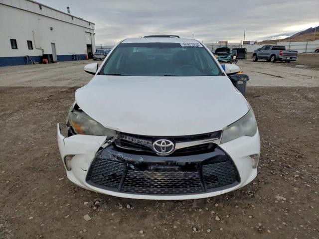 Toyota Camry Le Image 2