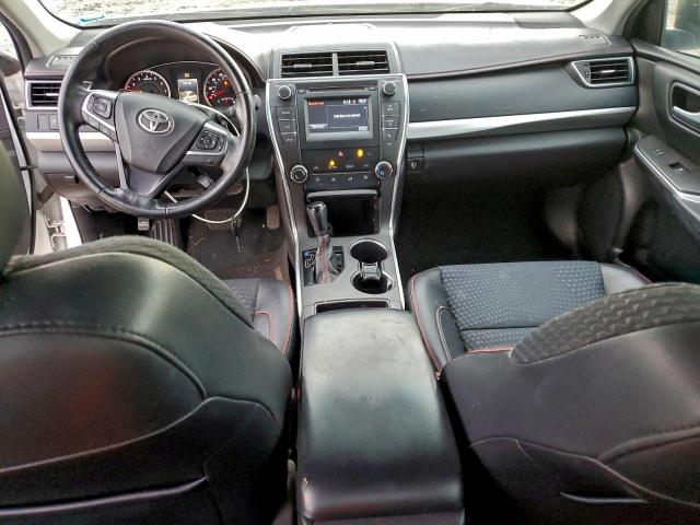 Toyota Camry Le Image 7