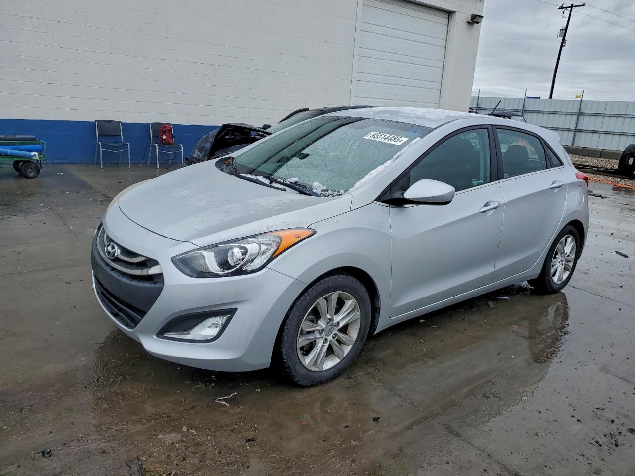Hyundai ELANTRA Image 1