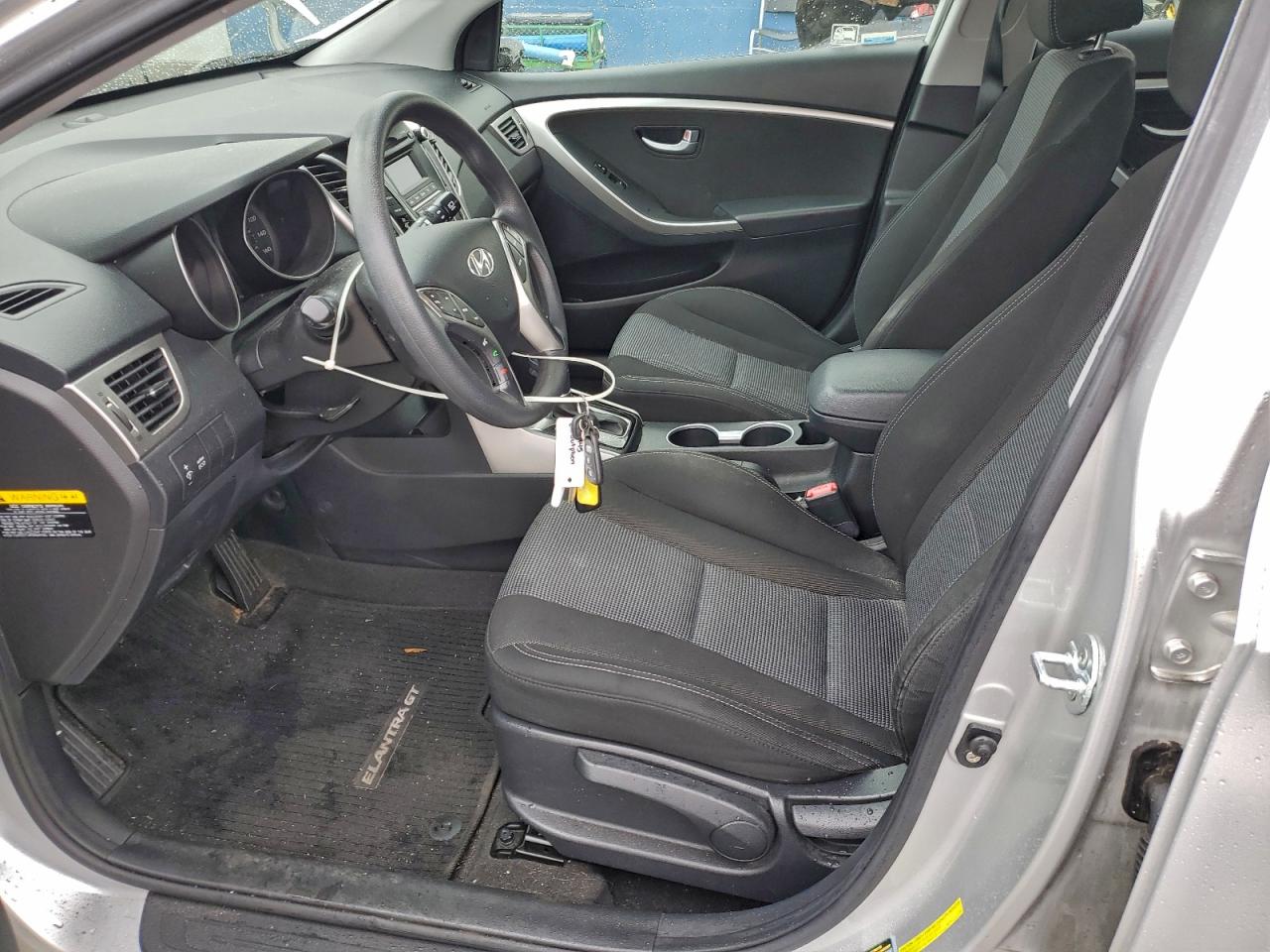 Hyundai ELANTRA Image 12