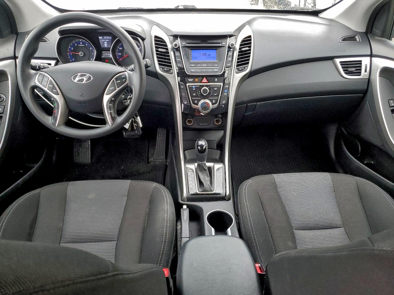 Hyundai ELANTRA Image 8