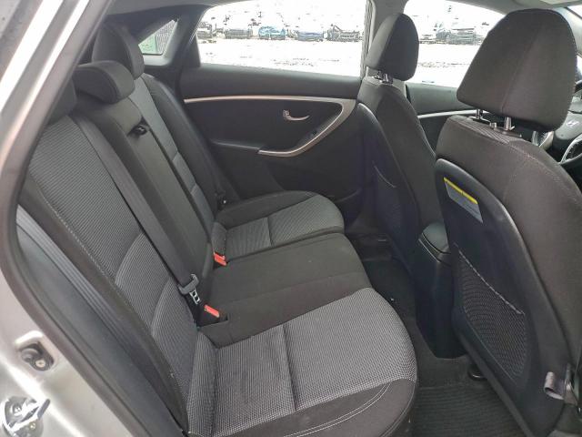 Hyundai ELANTRA Image 2