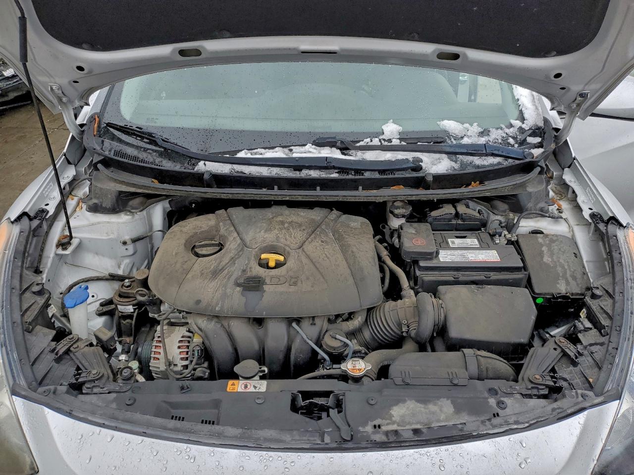 Hyundai ELANTRA Image 9