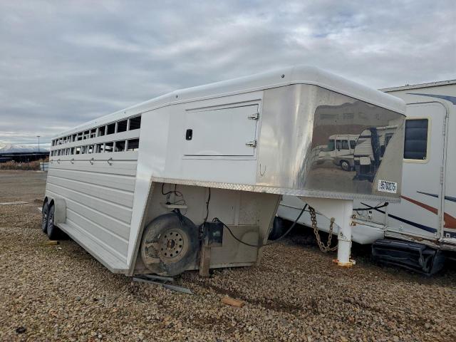 Salvage Hors Trailer