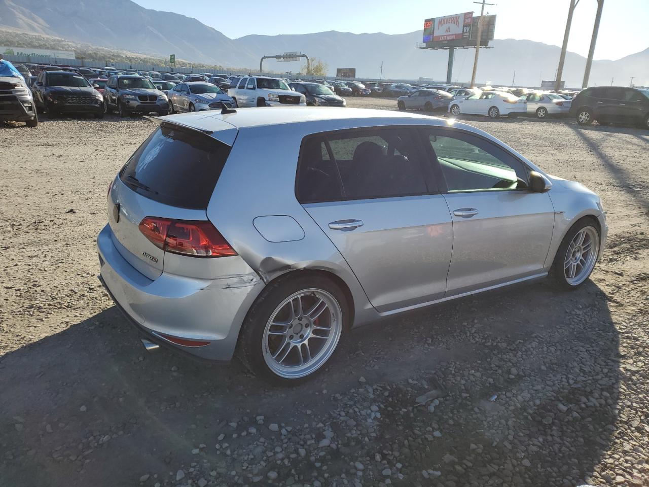 Volkswagen GTI Image 7