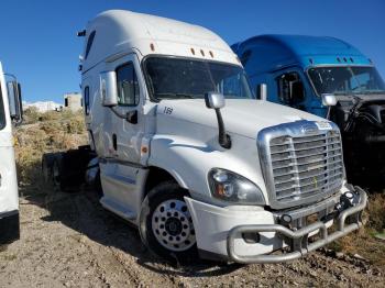  Salvage Freightliner Cascadia 1