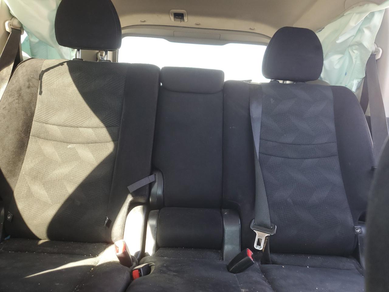 Nissan Rogue S Image 10