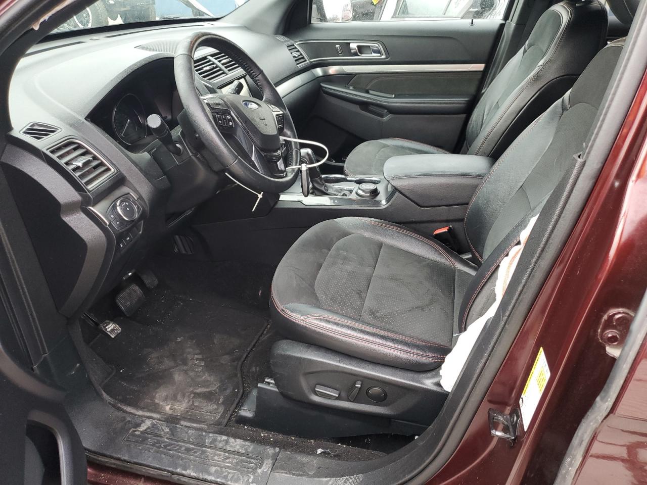 Ford Explorer Xlt Image 4