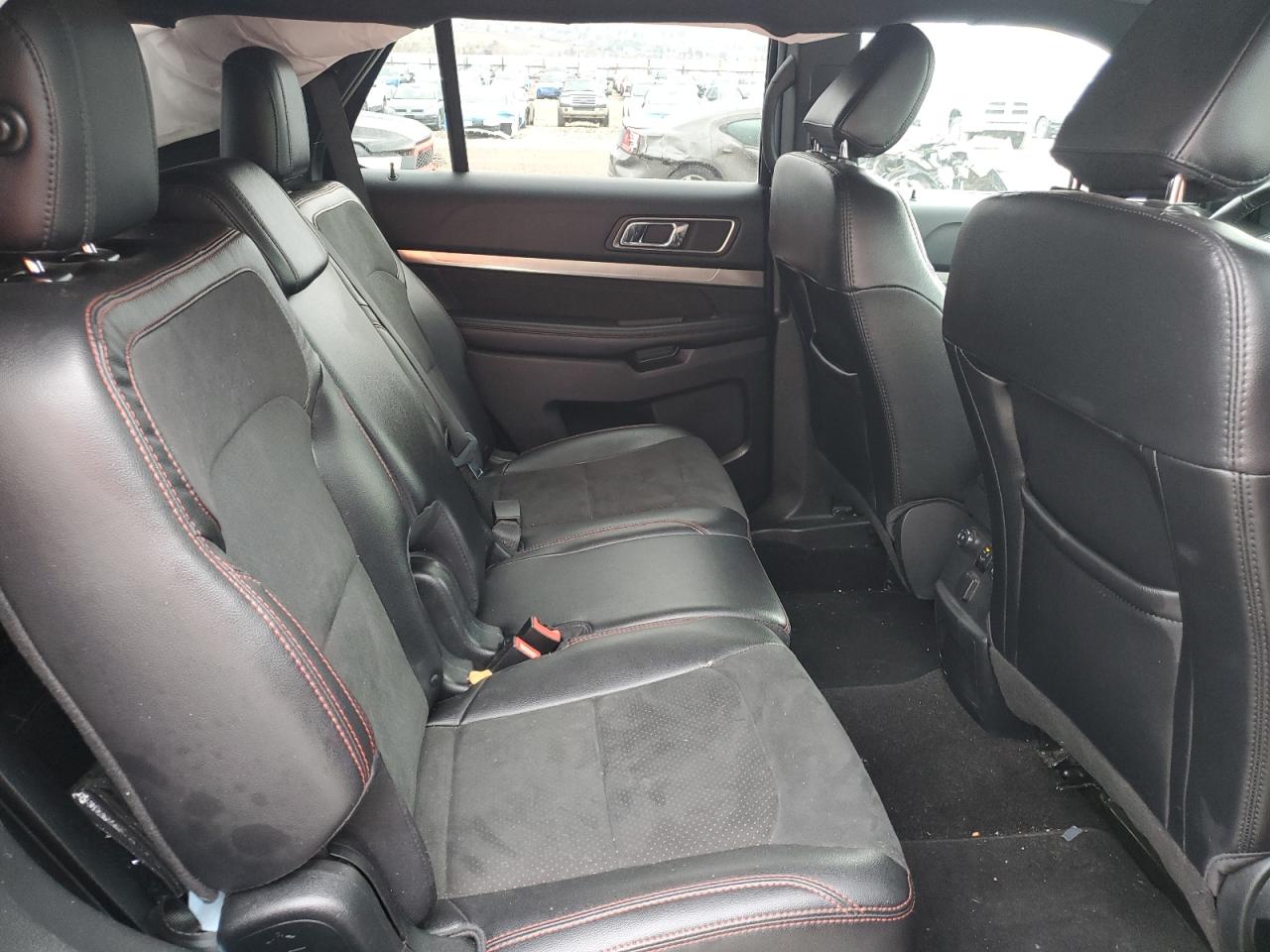 Ford Explorer Xlt Image 5