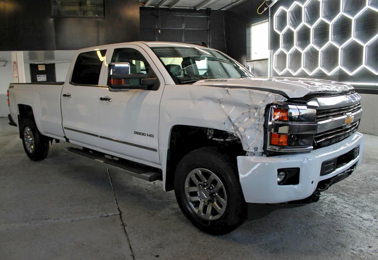 Chevrolet Silverado K3500 Ltz Image 1