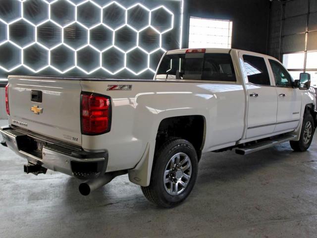 Chevrolet Silverado K3500 Ltz Image 9