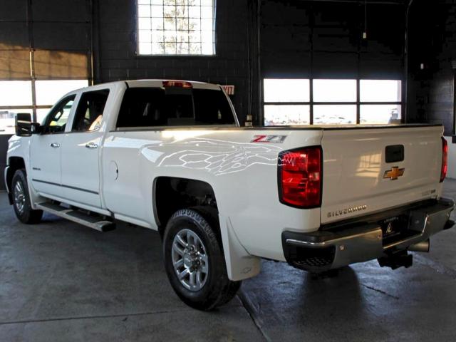 Chevrolet Silverado K3500 Ltz Image 4