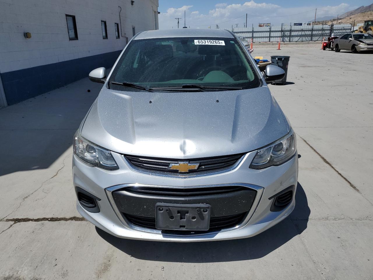 Chevrolet Sonic Lt Image 3