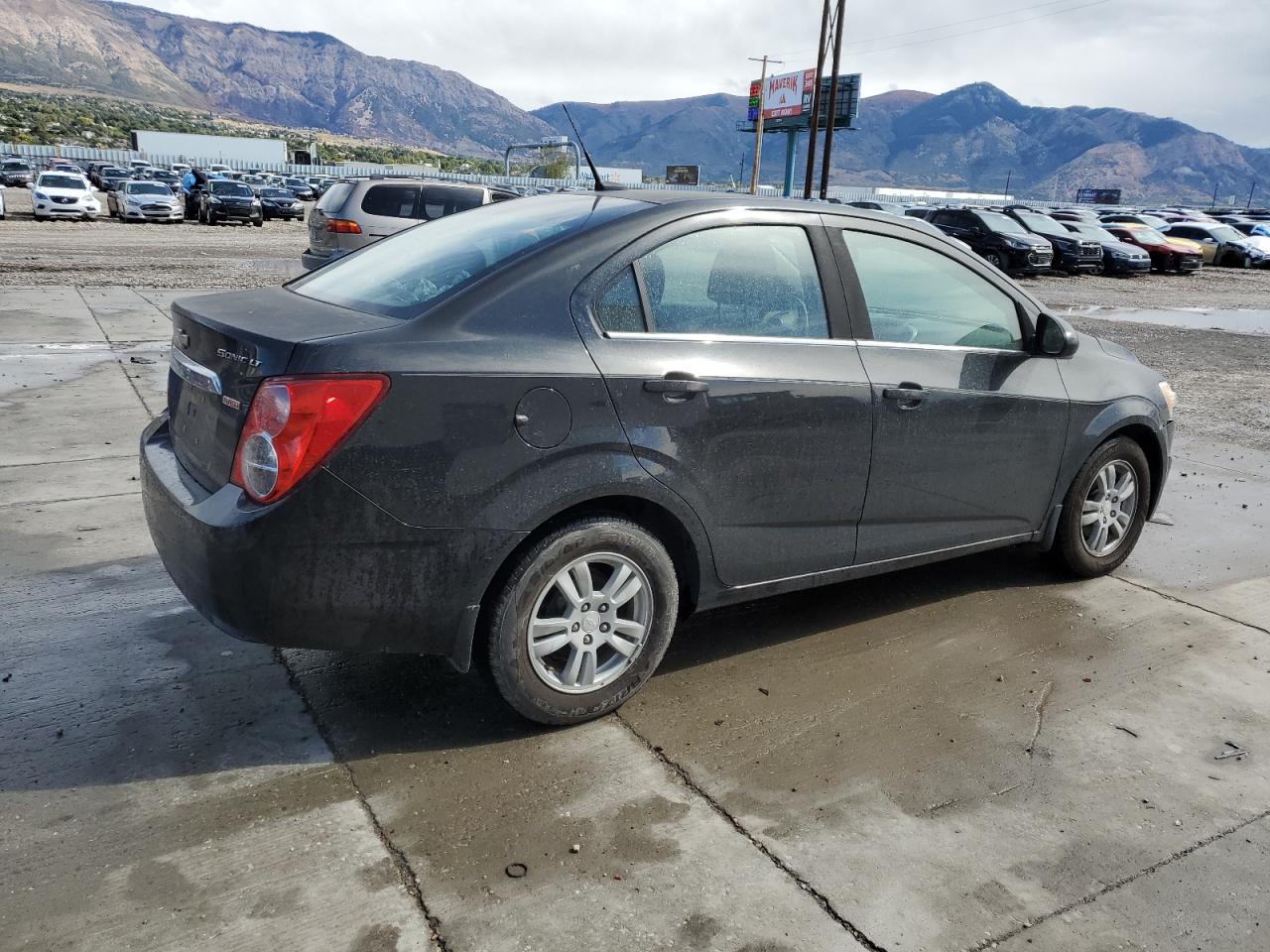 Chevrolet Sonic Lt Image 2