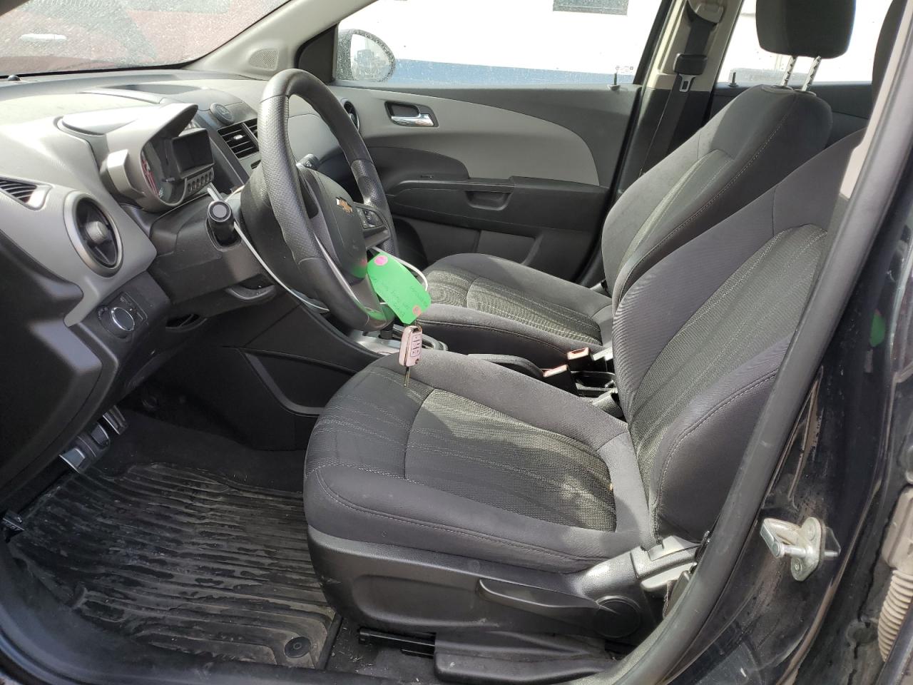 Chevrolet Sonic Lt Image 11