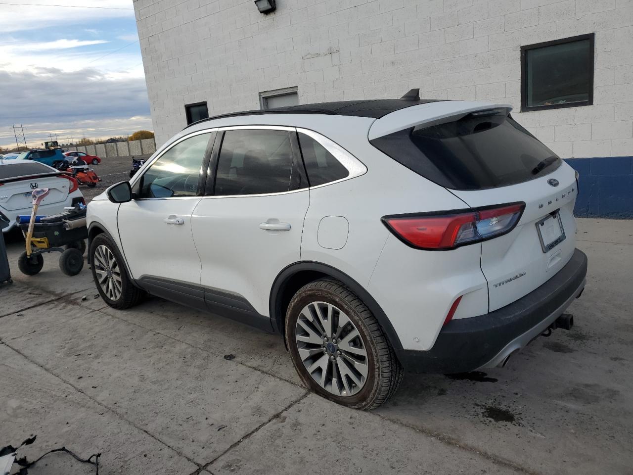 Ford Escape Titanium Image 14