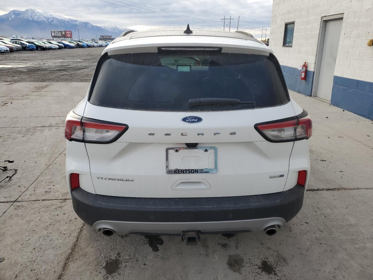 Ford Escape Titanium Image 3