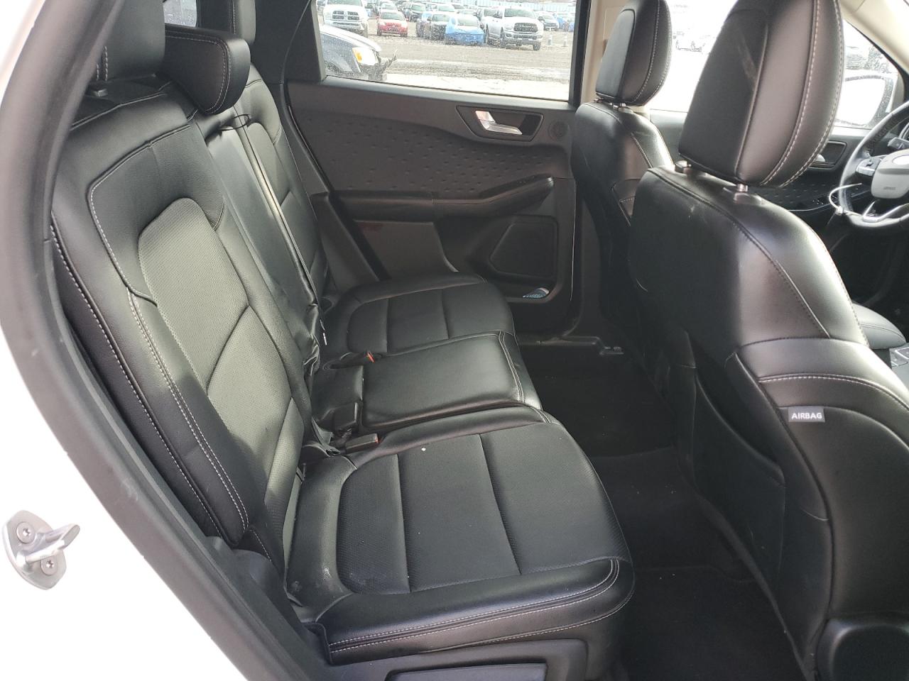 Ford Escape Titanium Image 9