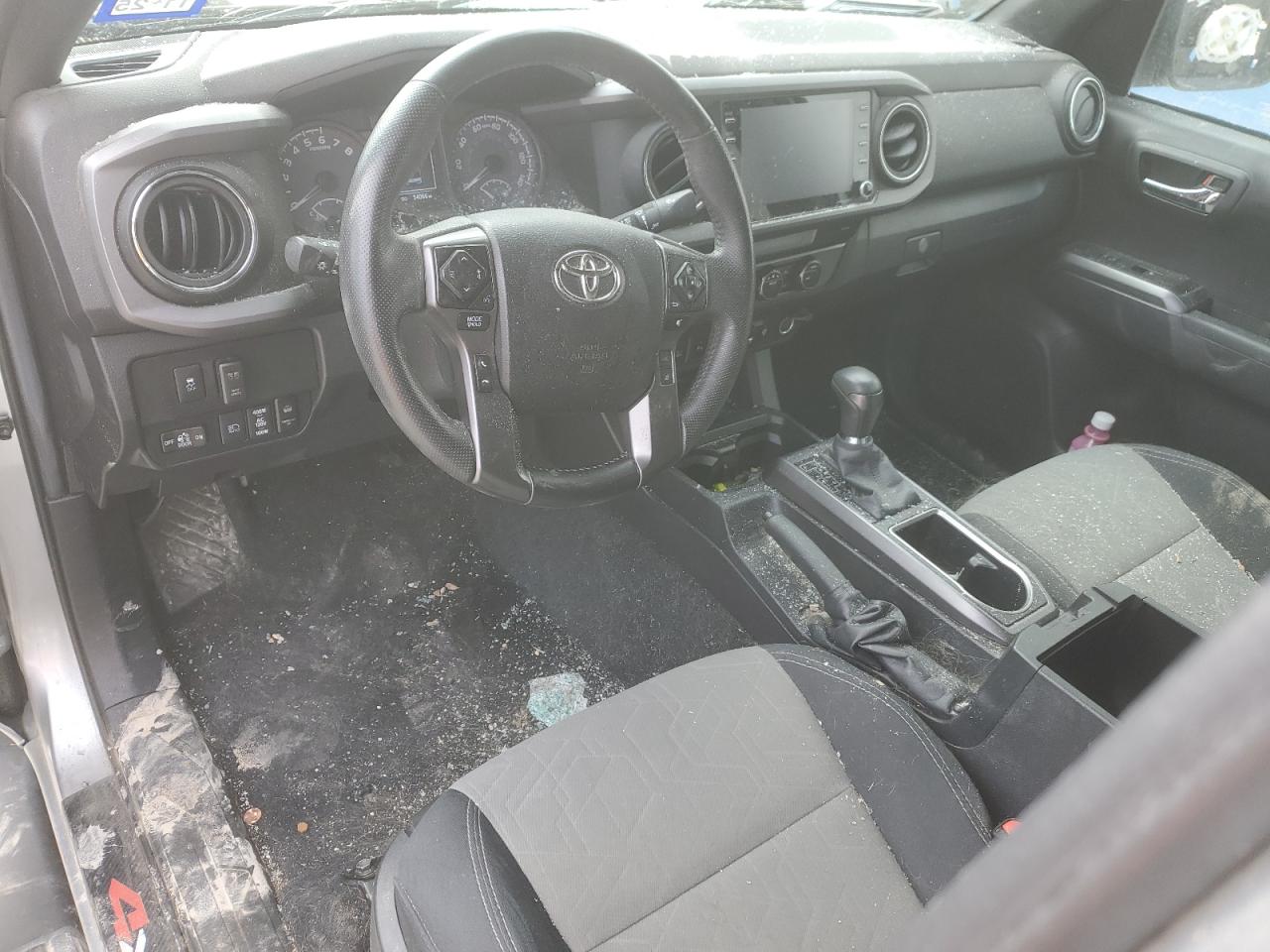 Toyota Tacoma Double Cab Image 8