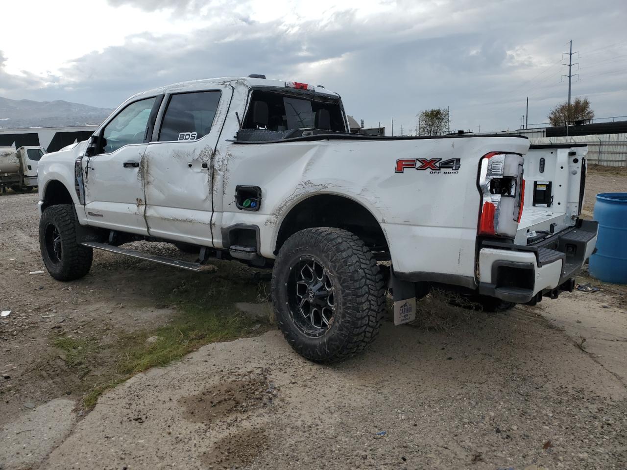 Ford F-350 Super Duty Image 3
