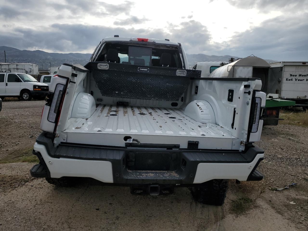 Ford F-350 Super Duty Image 4