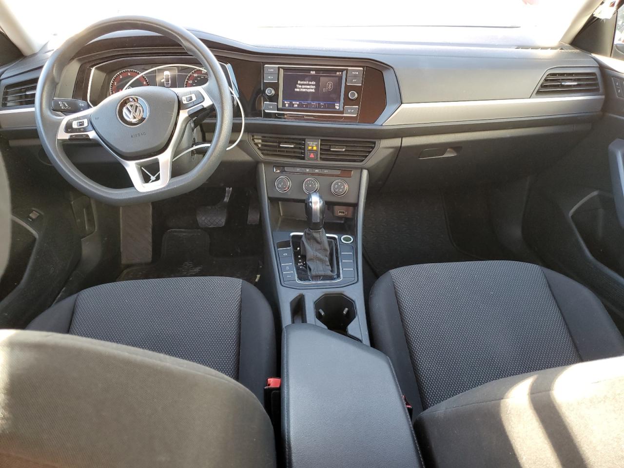 Volkswagen Jetta S Image 6