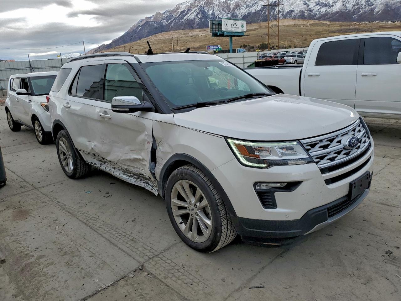Ford Explorer Xlt Image 6