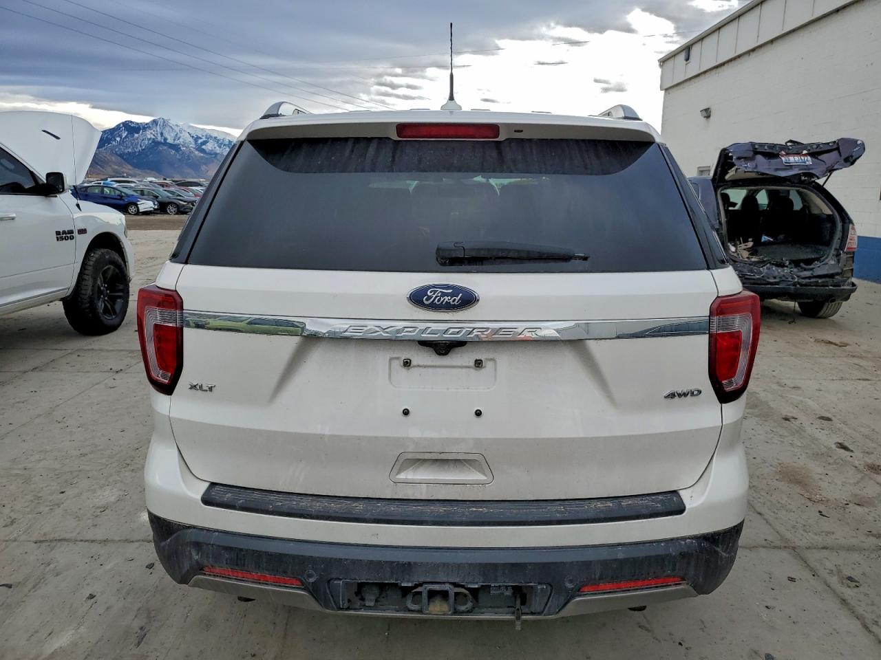 Ford Explorer Xlt Image 7