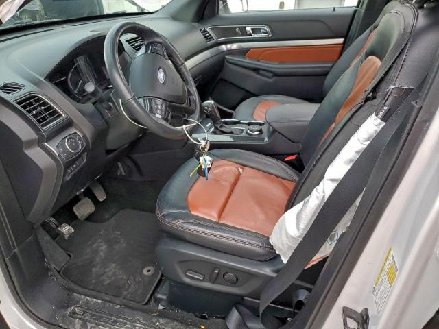 Ford Explorer Xlt Image 9