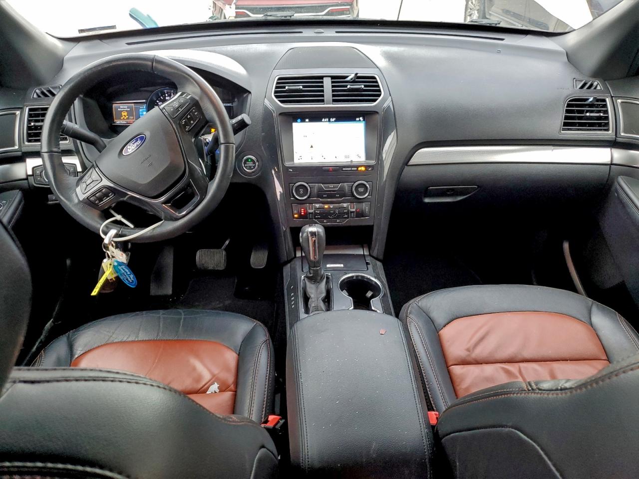 Ford Explorer Xlt Image 8