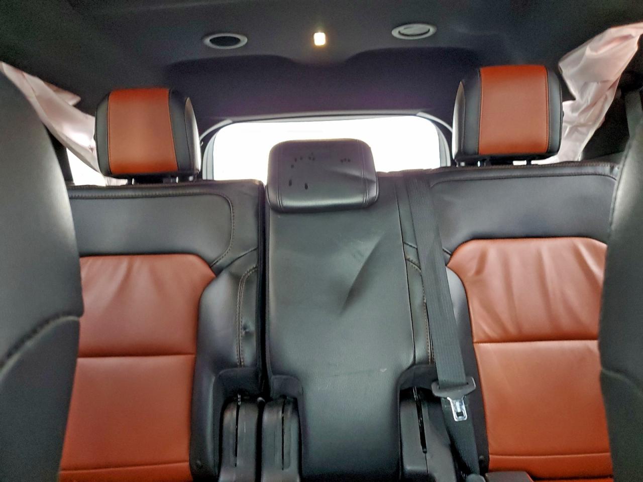 Ford Explorer Xlt Image 11